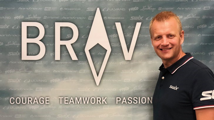 Swix Sport Gruppen skifter navn til Brav.Her er adm. dir. Tomas Holmestad med den nye logoen. FOTO: SWIX