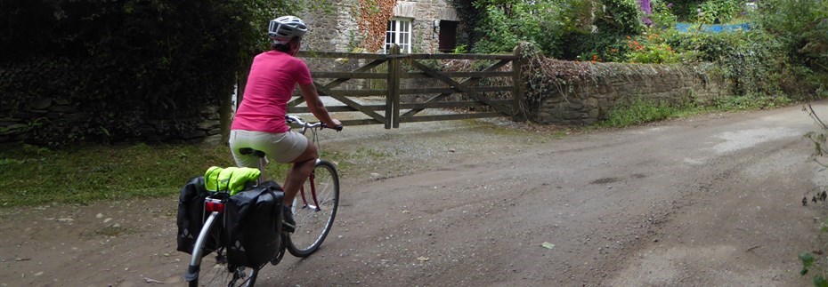 AKTIV FERIE: Stadig flere nordmenn ønsker en aktiv ferie. Her fra sykkeltur i Cornwall, England. FOTO: MORTEN DAHL