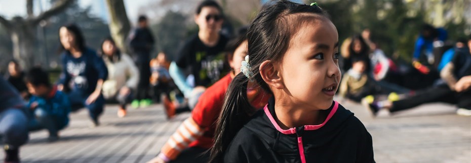 HJELPER KINESISKE BARN: Nike skal hjelpe to millioner kinesiske barn til å bli mer fysisk aktive. FOTO: NIKE