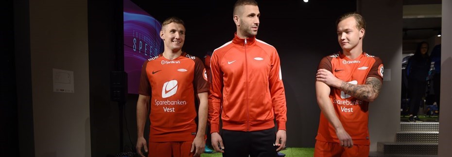 NY NIKE-DRAKT: Brann presenterte den nye Nike-drakten tidligere denne uka i Torshov Sports butikk i Bergen.