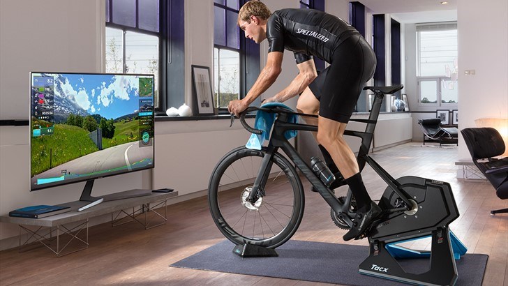 Tracx utvikler sykkelruller for innendørs sykling, med programvare og applikasjoner spesialtilpasset disse. 