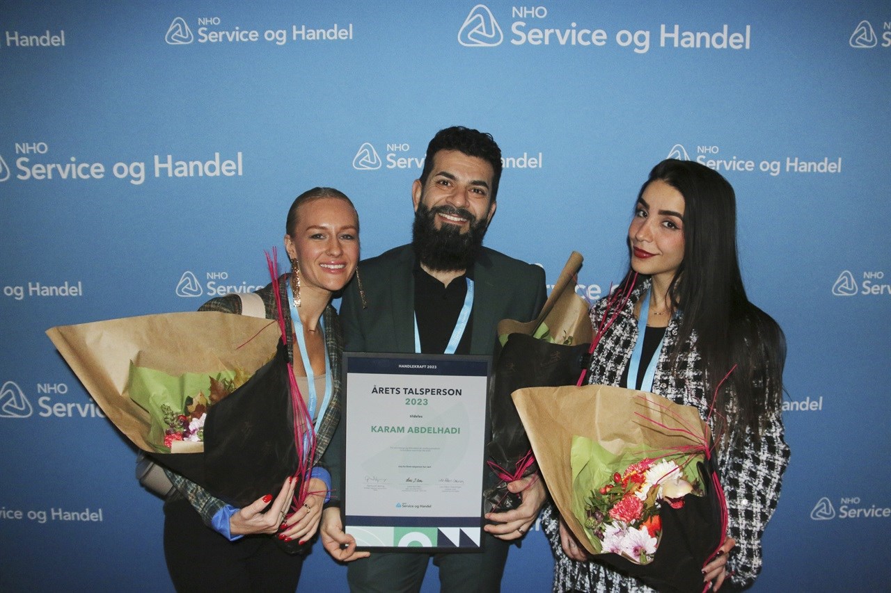Årets Talsperson 2023 kåret av NHO Service og Handel. Karam Abdelhadi mottok prisen sammen med kona Maria Fursa og kollega Nashwa Bazbouz.