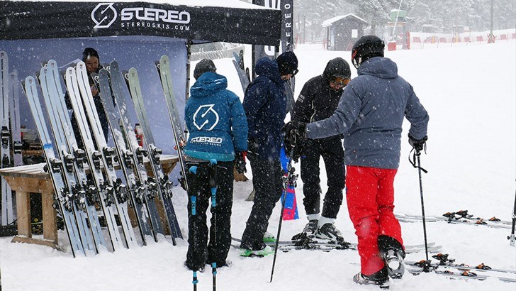 Stereo Skis på årets On Snow skitestarrangement på Geilo.