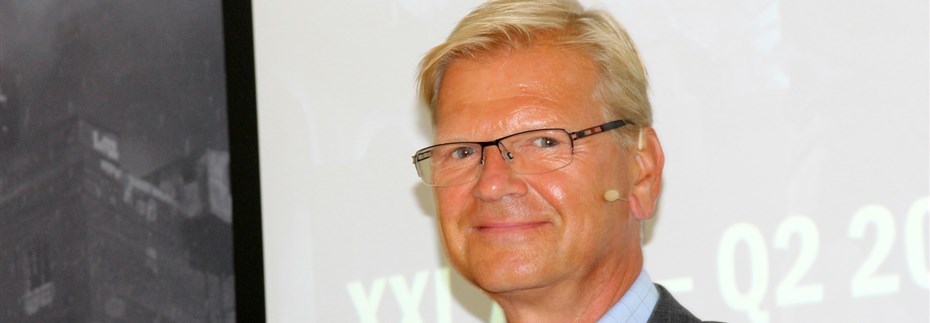 SMILE FORNØYD: XXLs konsernsjef Fredrik Steenbuch kan smile fornøyd etter å ha lagt fram gode tall for andre kvartal i år. FOTO: MORTEN DAHL