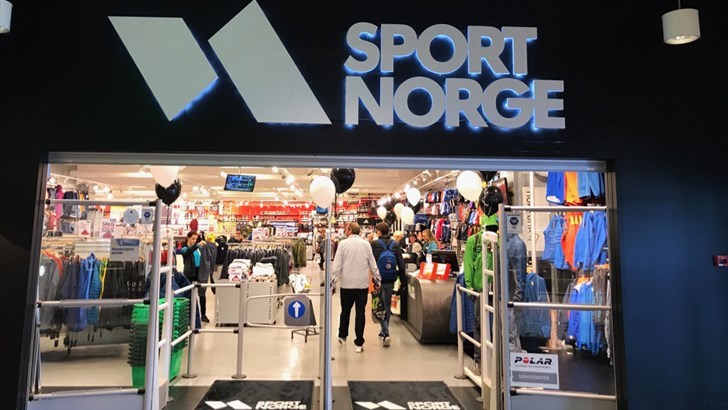 OMPROFILERES: Sport Norge omprofilerer sine seks butikker i Bergensområdet i disse dager. Kjedesjef Odd Arne Larsen sier at den nye kjedens butikker skal være sportsfaghandelsbutikker. Her fra butikken på Sletten. FOTO: SPORT NORGE