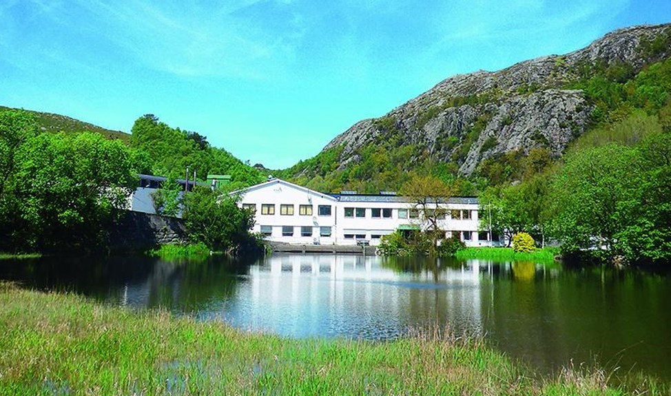 Figgjo fabrikken ligger idyllisk til i Sandnes kommune.