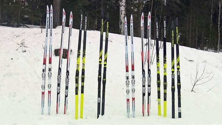Dette var skiene som ble testet i "TV 2 hjelper deg". - En svært dårlig test, sier adm. dir. i Norsk Sportsbransjeforening, Trond Evald Hansen. FOTO: TV 2