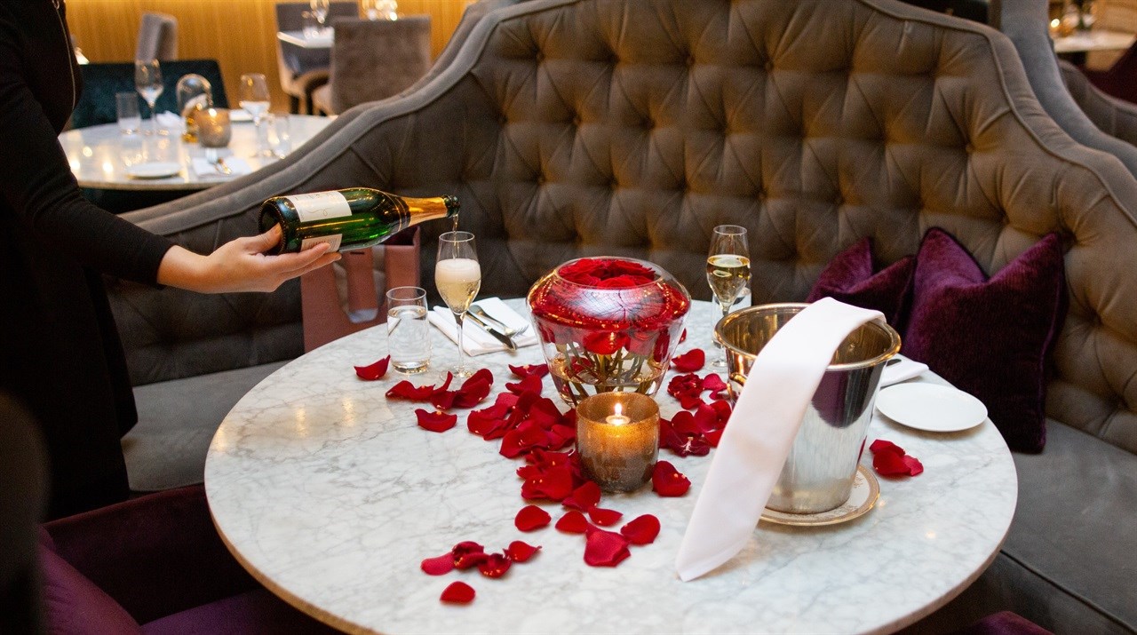 Romantisk middag i Palmen restaurant.